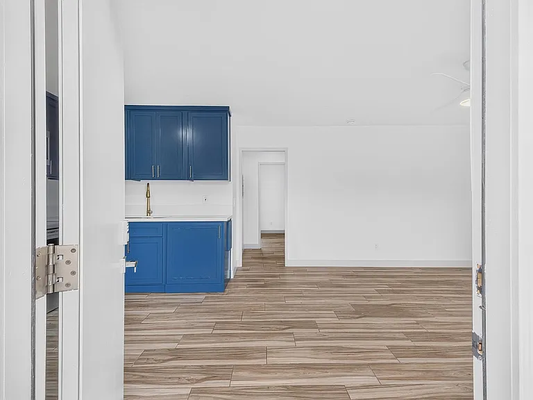 1332 Walnut Ave — Photo 1