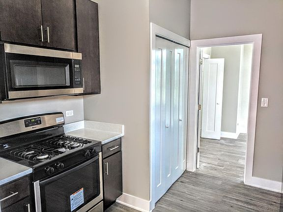 4th image of 4834 S King Dr APT 102