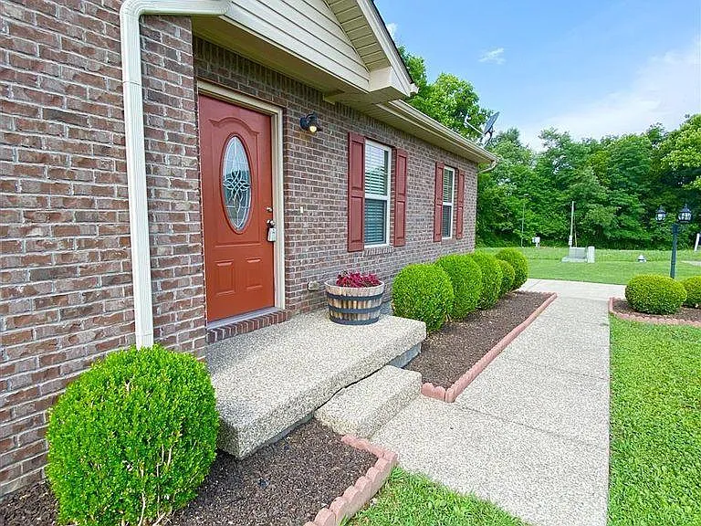 219 Southern Lake Dr — Photo 16