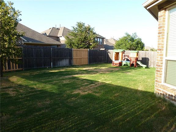 3rd image of 10868 Sedalia Dr