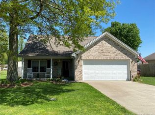 34 W Pigeon Ridge Ct, Scottsburg, IN 47170