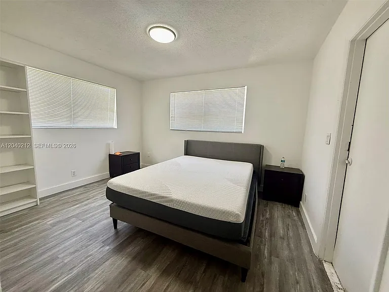 730 SW 5th St #1 — Photo 6