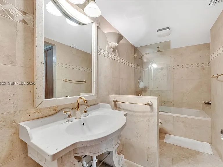 5555 Collins Ave #5B — Photo 15