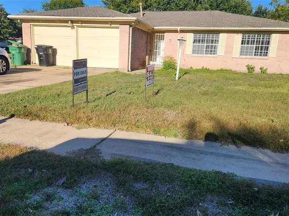 8718 Glen Shadow Dr, Houston, TX 77088