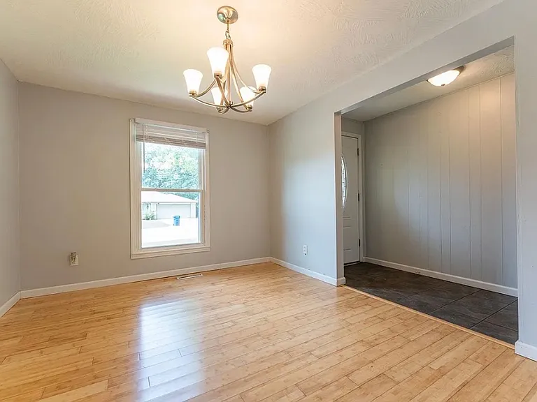 2118 S Suprema Ave — Photo 3