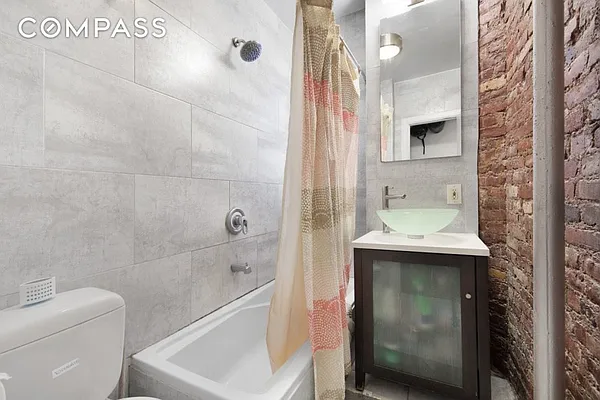 Rented by Compass | media 23