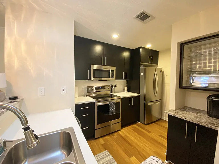 50 Pebble Beach Cv #J211 — Photo 6