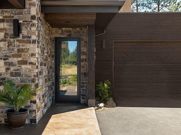 3rd image of 62768 NW Sand Lily Way
