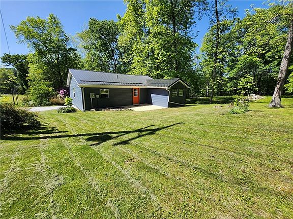 2nd image of 216 Giesey Rd