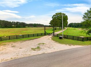 76 Rue Peter Ln, Poplarville, MS 39470
