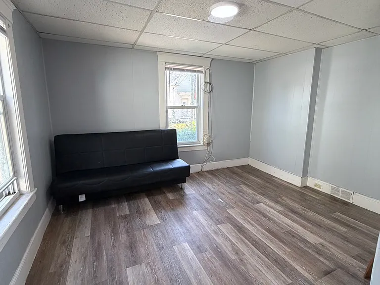 89 Walnut St #2 — Photo 7