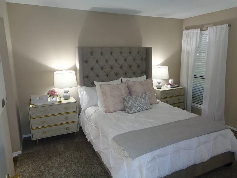 Woodlake Apartments — Photo 11