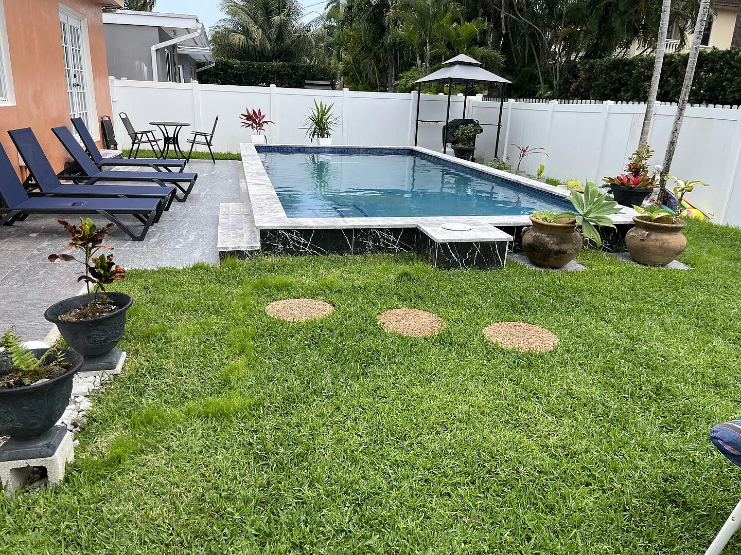 Nice house with pool — Photo 1