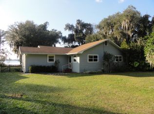 145 W Grandview Dr E, East Palatka, FL 32131