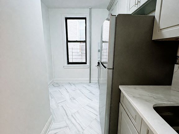 3rd image of 2804 33rd St APT 2
