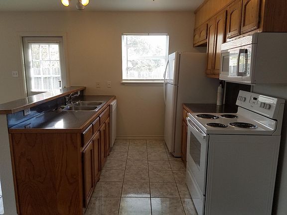 5th image of 4633 Wales Dr APT A