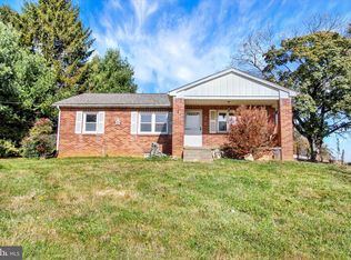6674 Steltz Rd, Glen Rock, PA 17327