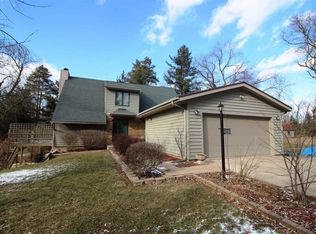 2431 E Gump Rd, Fort Wayne, IN 46845