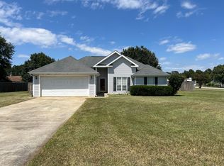 120 E Pointe Cir, Kathleen, GA 31047