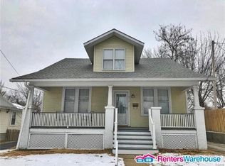 618 Lewis St, Saint Charles, MO 63301