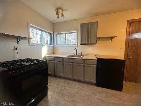 4th image of 1876 Denison Ave NW