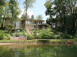 9891 W Shore Dr, Columbus, IN 47201