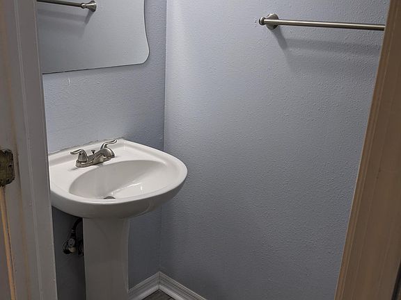 5th image of 1335 Lyonshire Dr