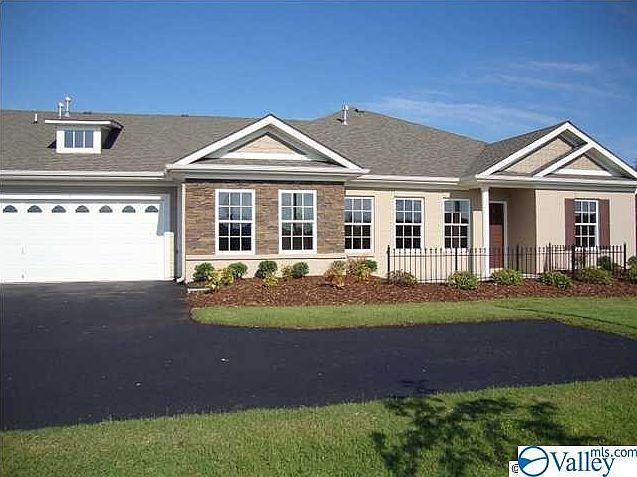 1st image of 8 Moore Farm Cir NW
