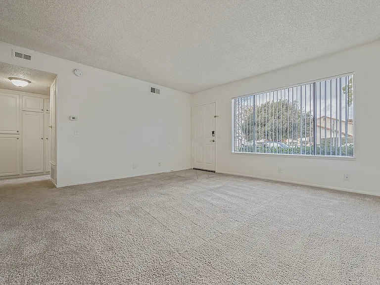 Monterey Villas — Photo 16