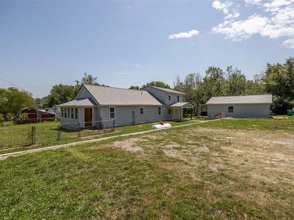 314 W Maple St, Conway, MO 65632