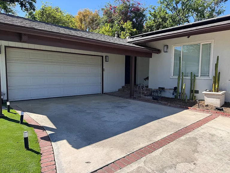 20305 Aetna St — Photo 19