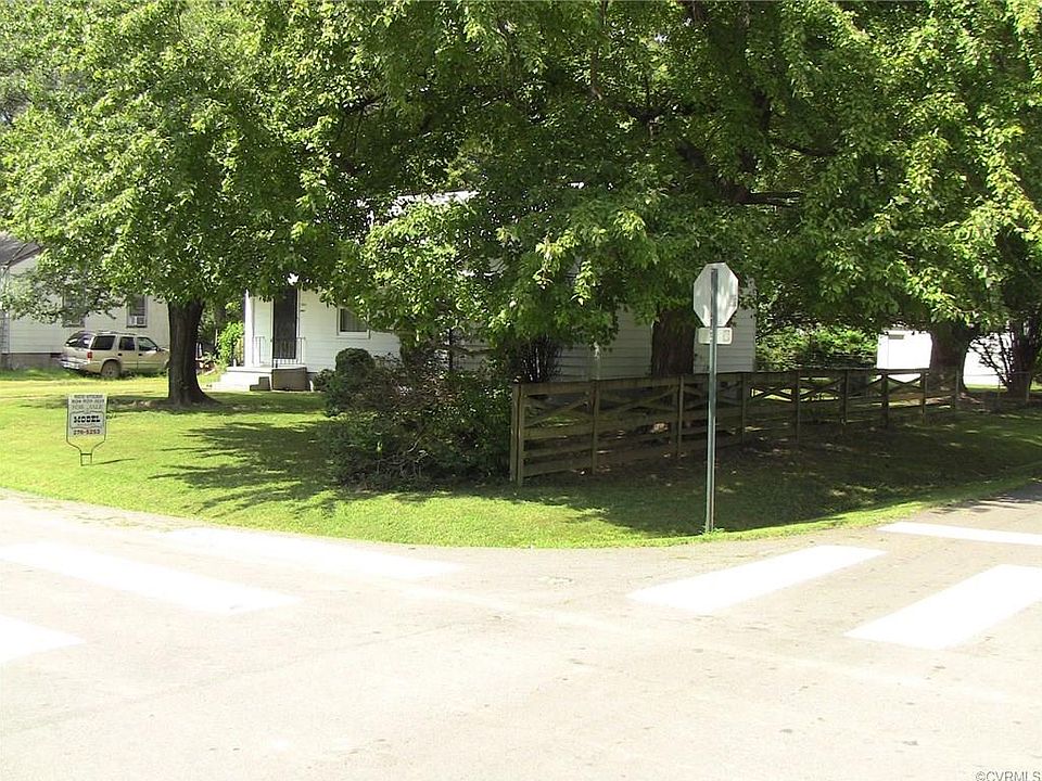 2nd image of 1700 Catalina Dr