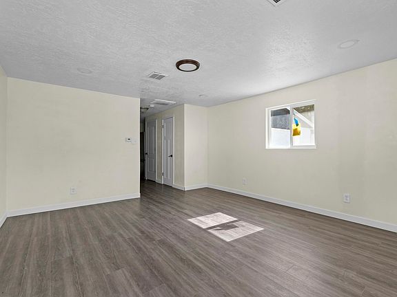 4th image of 606 W 6th Ave #612-C