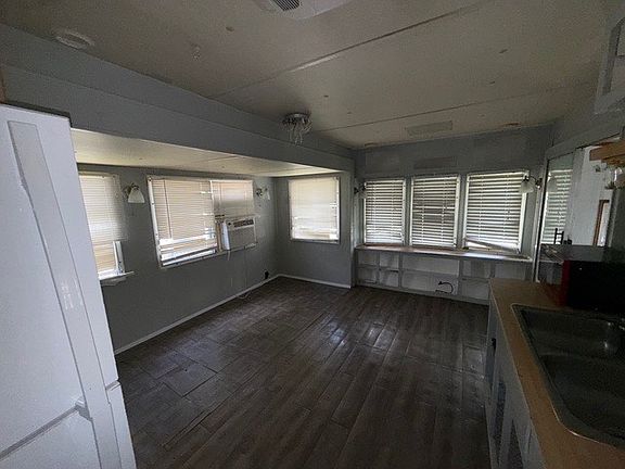 5th image of 1501 W Commerce Ave Lot 339