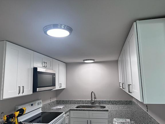 5th image of 3614 W North B St