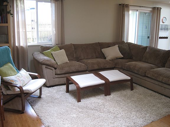3rd image of 3904 Oriental Dr NE