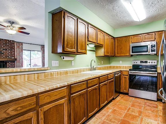 5th image of 1125 Colmar Dr