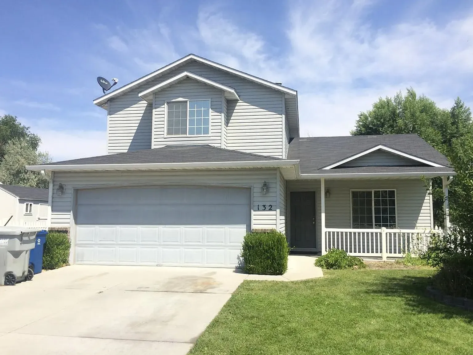 4 bed, 2.5 bath, 1561 sqft, $2,460 — Photo 1