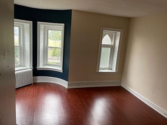 LivingRoom View 1