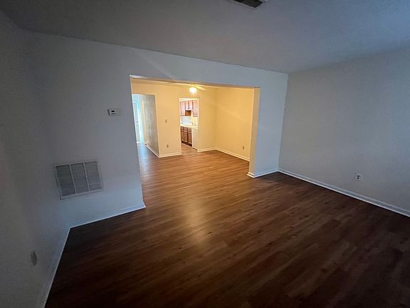 5th image of 935 Maryland Ave