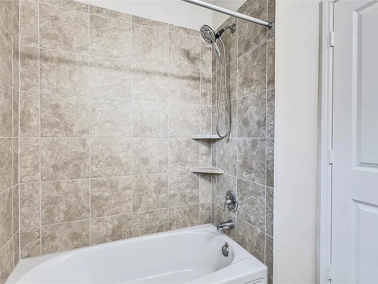324 Circle Way — Photo 19