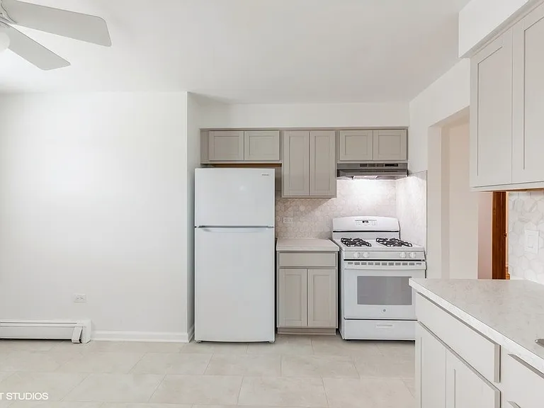 14450 Jefferson Ave #2W — Photo 4