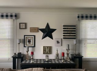 1611 Holloway Rd, Holland, OH 43528