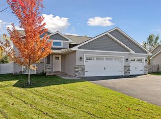 1050 Pheasant Run, New Richmond, WI 54017