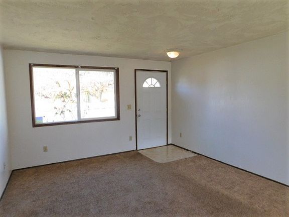 4th image of 550-560 SE 4th Ave