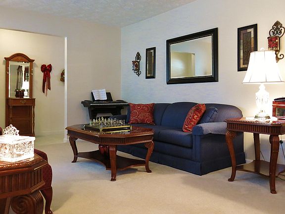 4th image of 1612 BAY Circle W