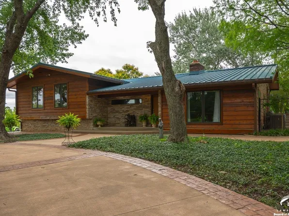 364 E 1600th Rd, Baldwin City, KS 66006