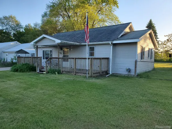 1896 Belmont Dr, Mount Pleasant, MI 48858