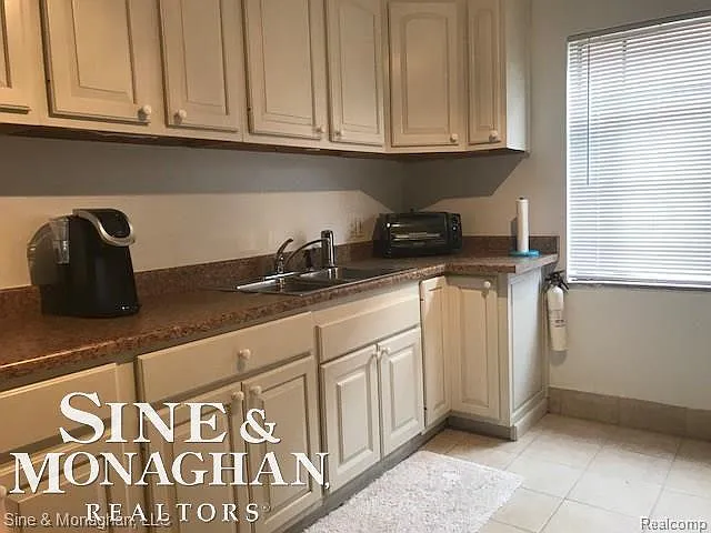 1332 Somerset Ave #LOWER — Photo 16