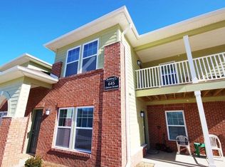 645 Clinton St APT C202, Clinton, IN 47842